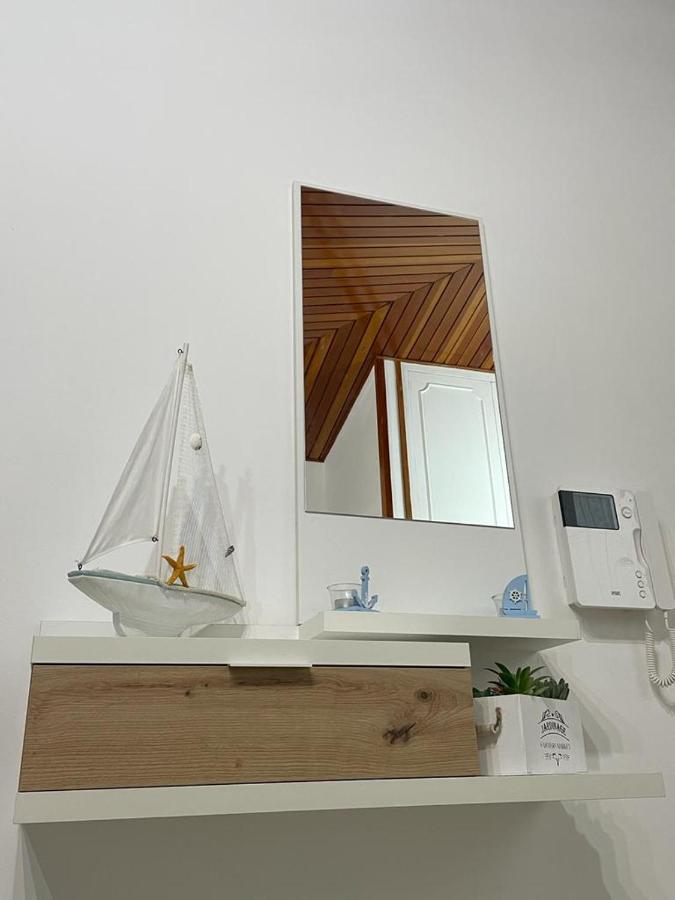 The White Sail - Mondello Apartment With Terrace - Casa Di Vincenzo E Andrea Luaran gambar